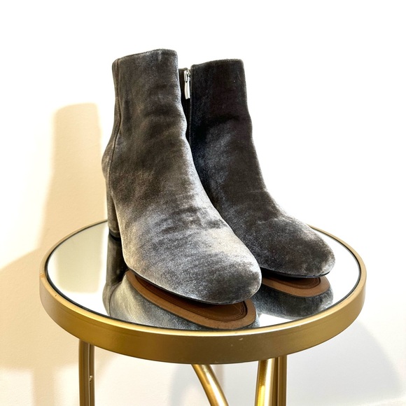 Velvet Boots - Picture 3 of 6